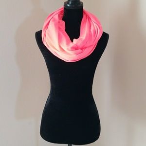 P I N K  | S C A R F